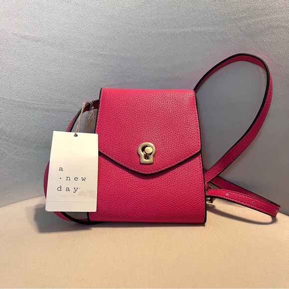 Pink Pebbled Cross Body Phone Purse Travel Adjustable Crossbody NWT - Picture 1 of 4